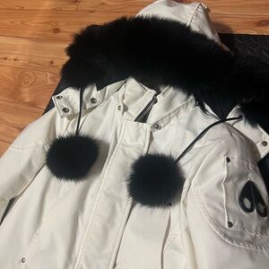 Moose Knuckles White removable hood